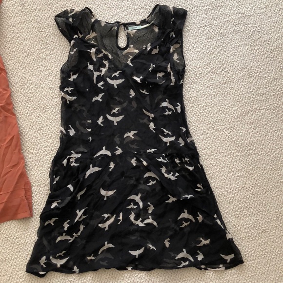 Kimchi Blue b&w bird print 100% silk dress. - Picture 2 of 3